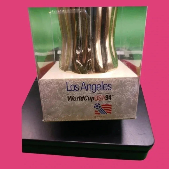 Coca-Cola 1994 world cup U.S.A commemorative bottle 7.5 tall soccer - Picture 7 of 8